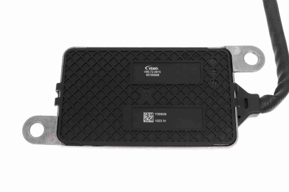 NOx Sensor, NOx catalytic converter - V66-72-0915