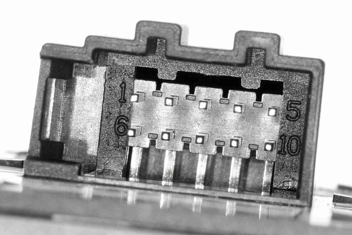 Actuator, seat adjustment - V10-73-0382