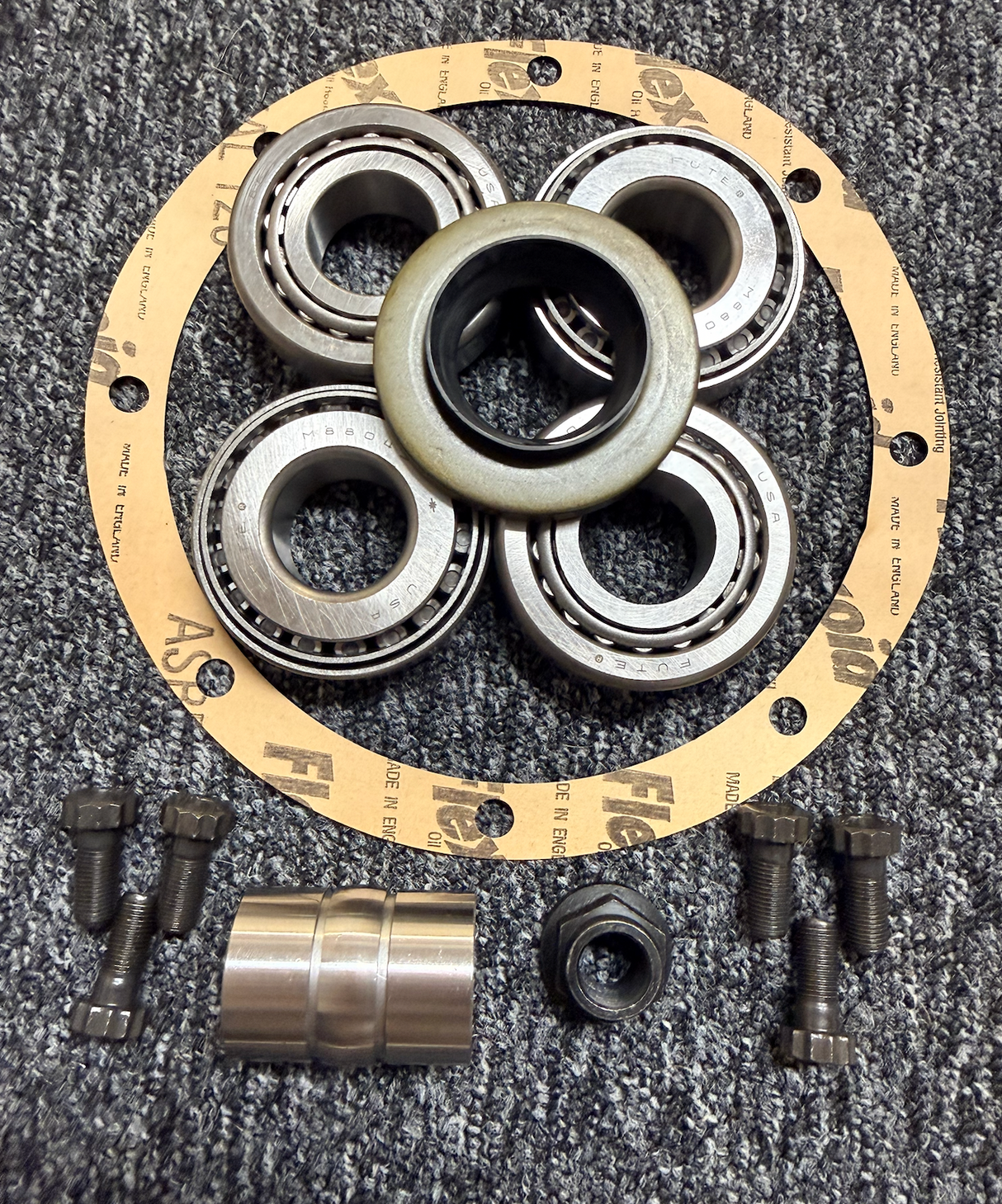 Ford English Axle Differential Bearing Rebuild Kit with Crownwheel Bolts – 18/22 Spline