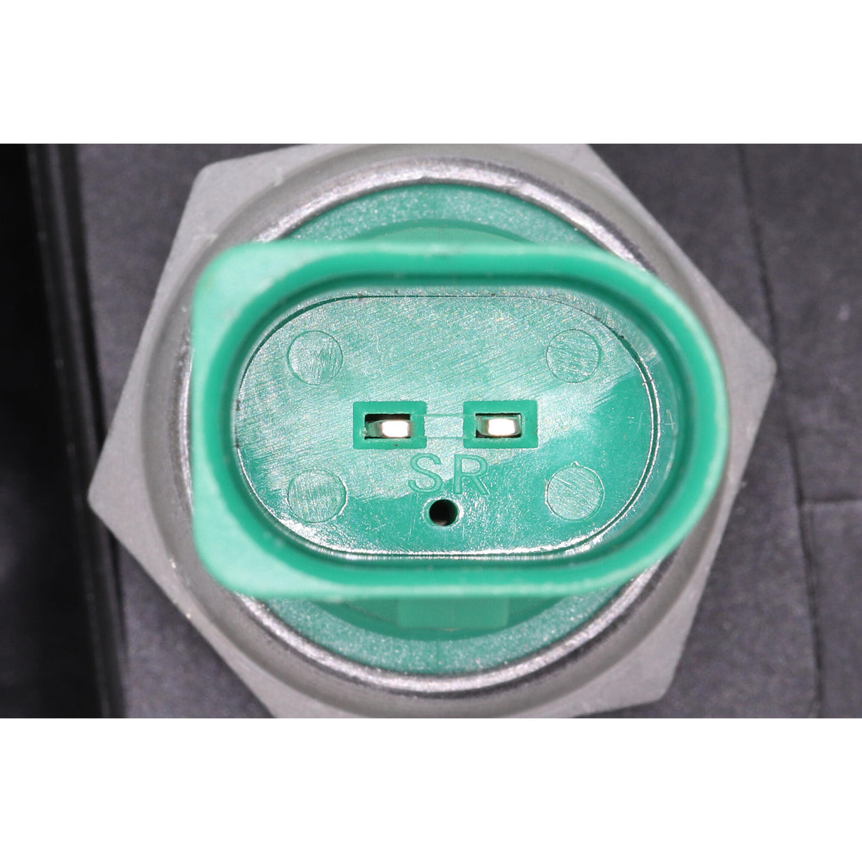 AUDI Oil filter module - VEMO V15-60-6098