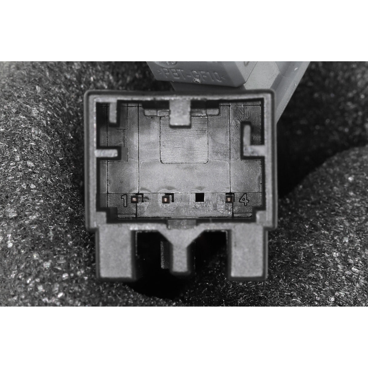 VW Rear View Camera, park distance control - VEMO V15-74-0050