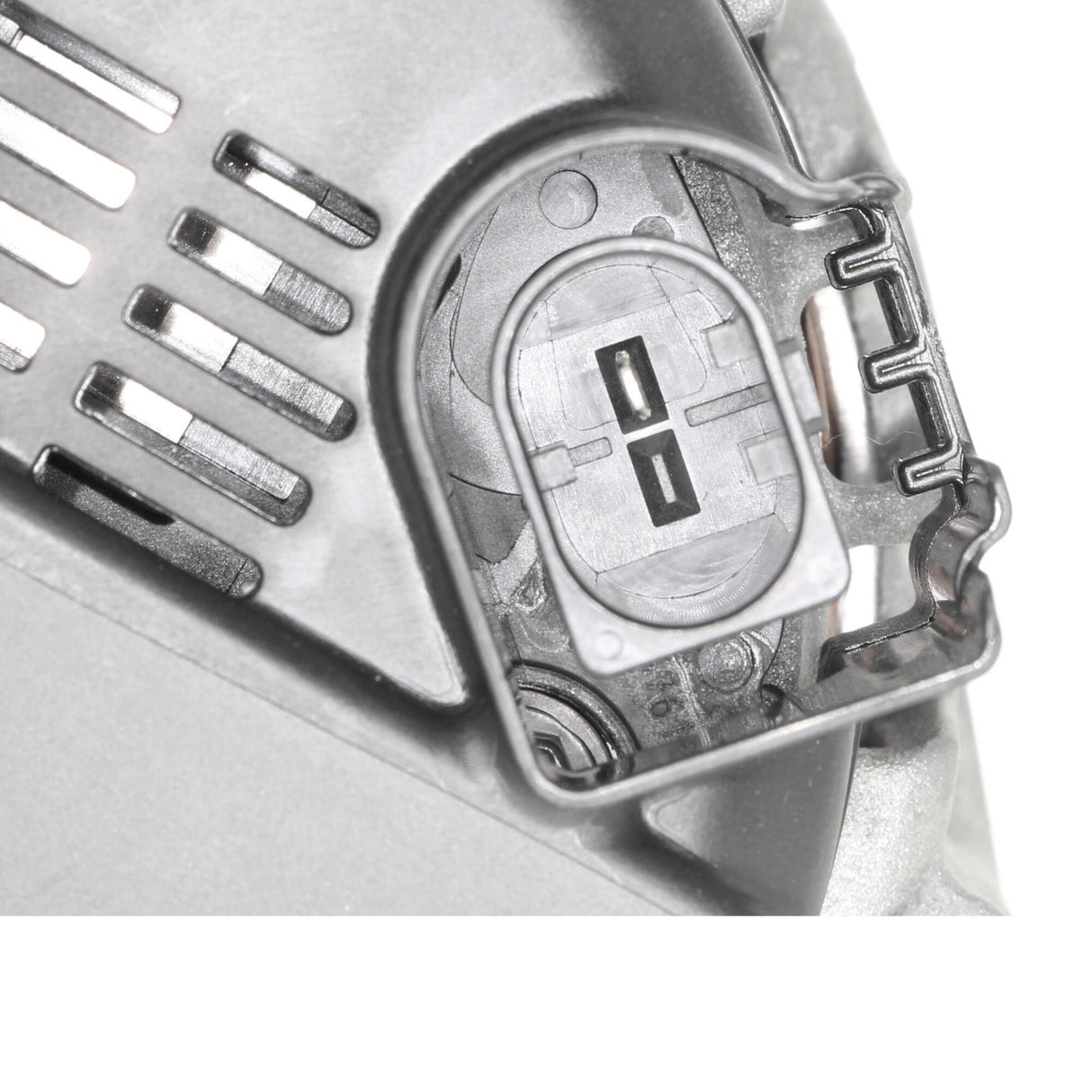 MERCEDES-BENZ Alternator - VEMO V30-13-50008