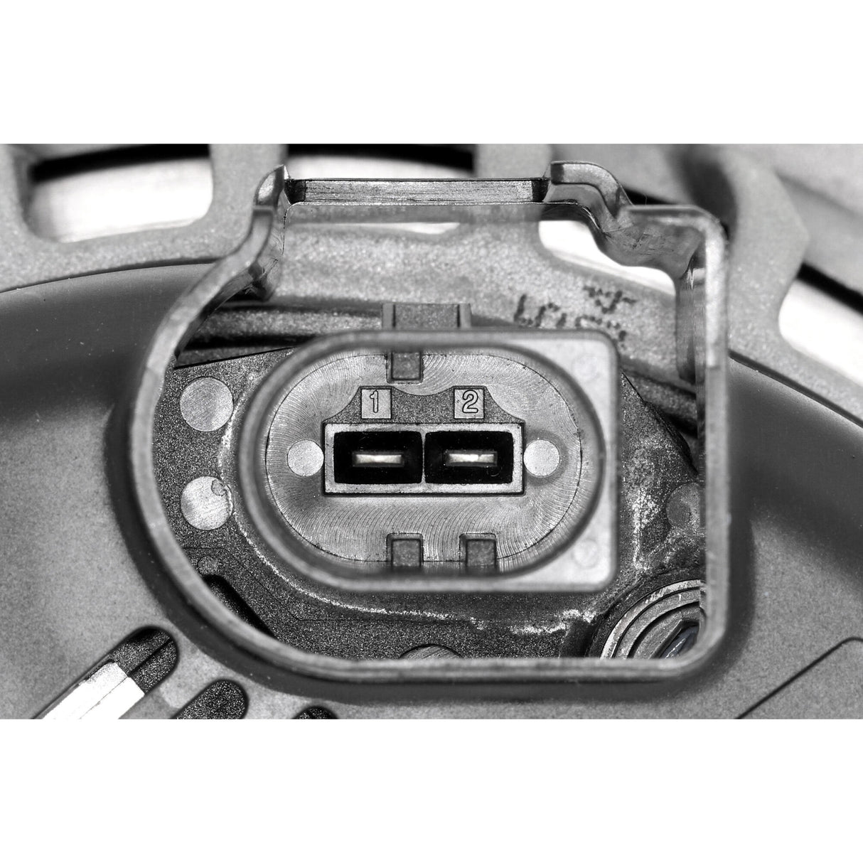 MERCEDES-BENZ Alternator - VEMO V30-13-50018