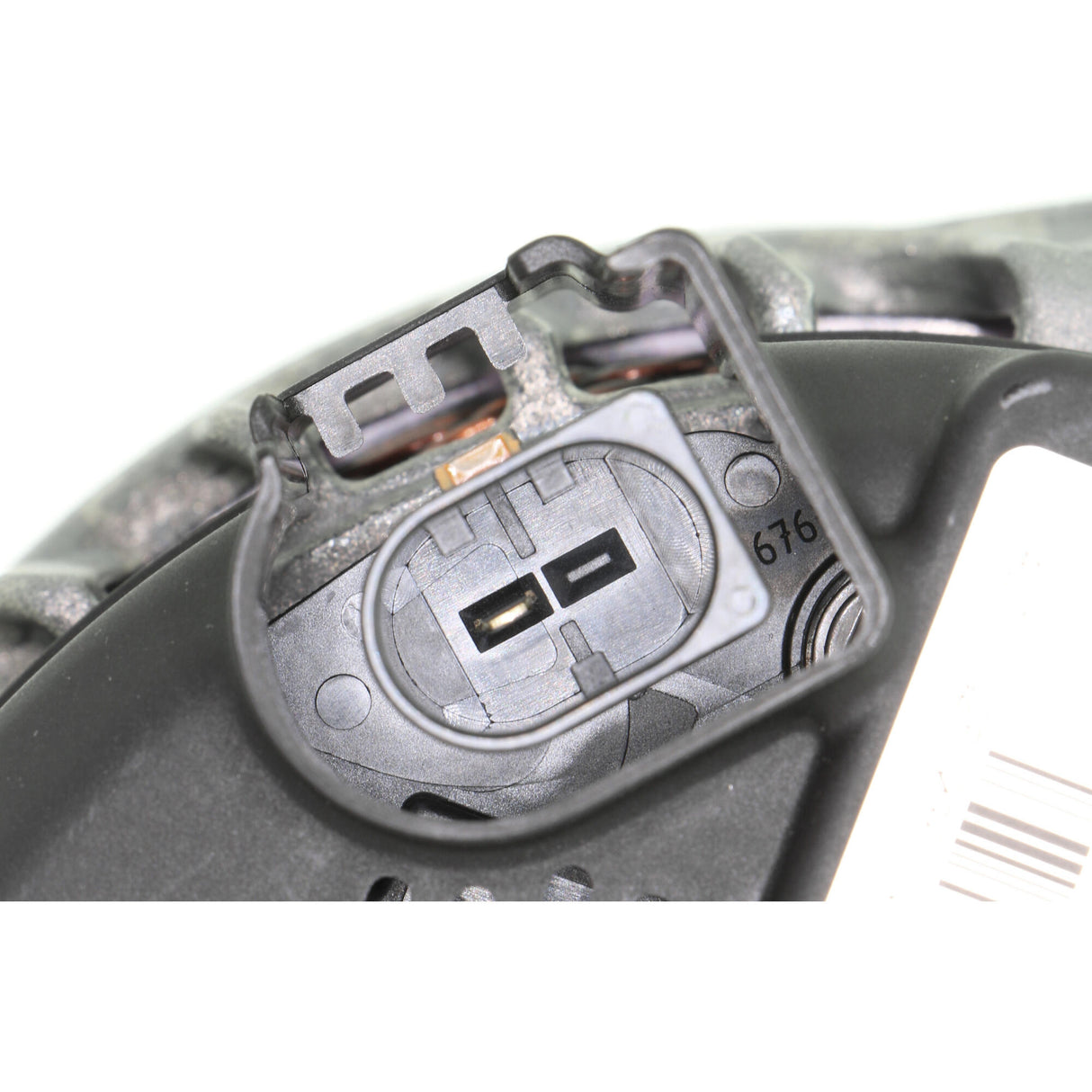 MERCEDES-BENZ Alternator - VEMO V30-13-50037