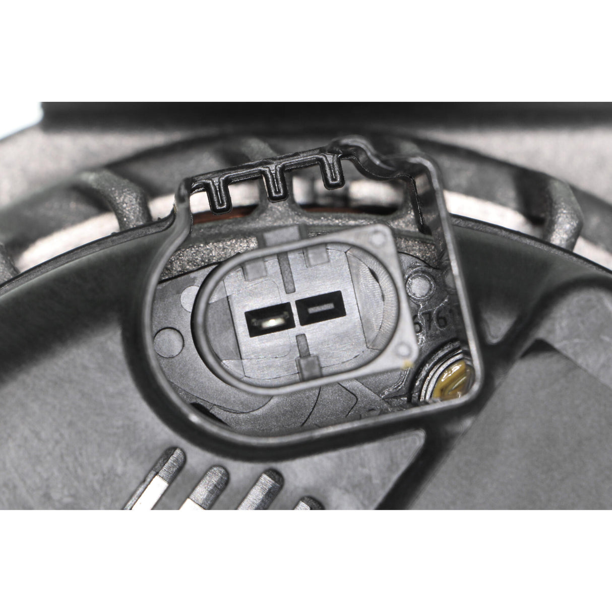 MERCEDES-BENZ Alternator - VEMO V30-13-50047