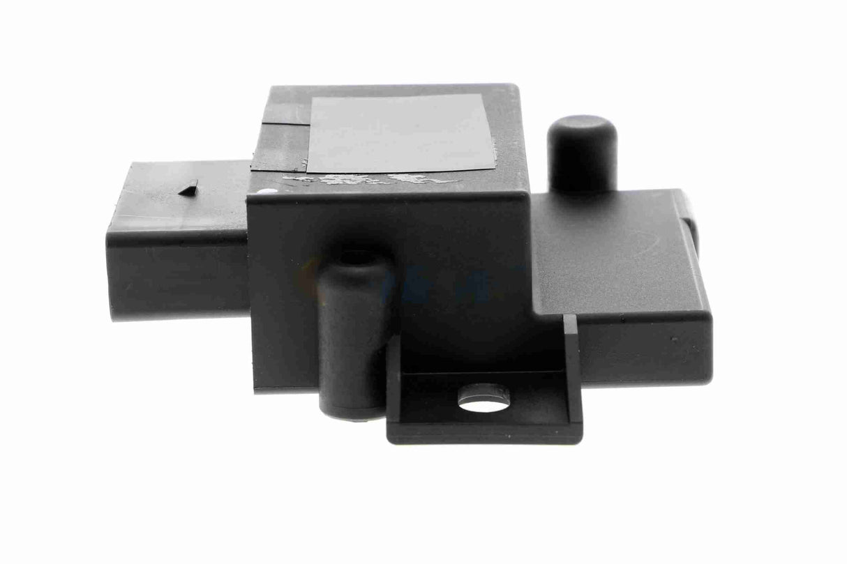 Relay, fuel pump - V15-71-0070