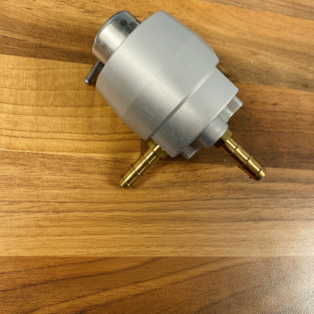 Maserati Biturbo 2.5 bar Fuel Pressure Regulator Silver - 3 Fittings included