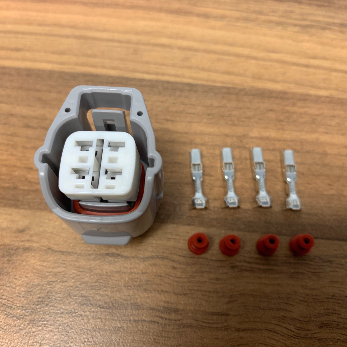 Toyota / Lexus 1UZFE 1UZ VVTi E-Throttle Motor 90980-10942 Connector Plug LX80
