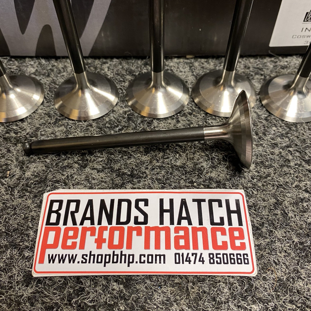 Wossner Ford Cosworth YB +1mm Black Nitrided Stainless Inlet & Inconel Exhaust Valves