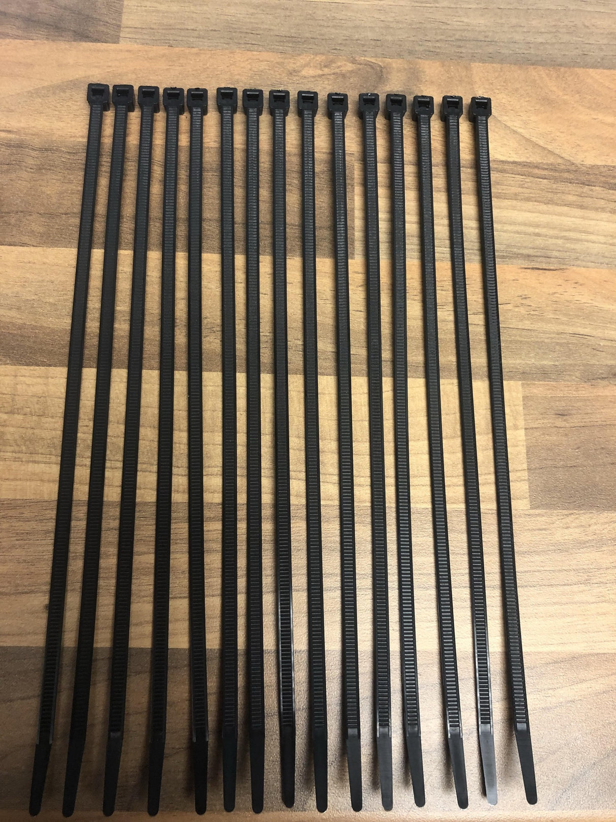 15 x High Quality Zip / Cable Ties Multi Purpose 240mm