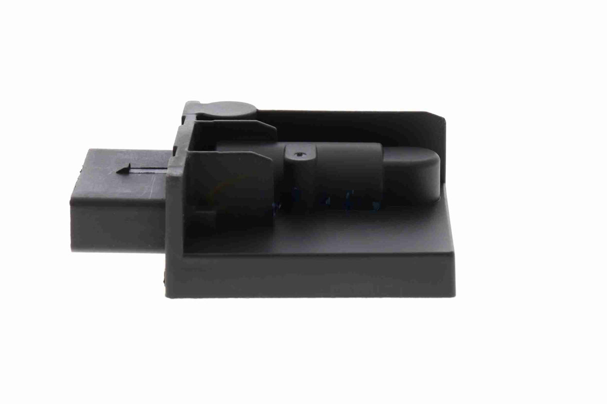 Relay, fuel pump - V15-71-0082