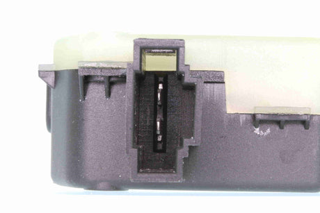 Actuator, central locking system - V10-77-0007