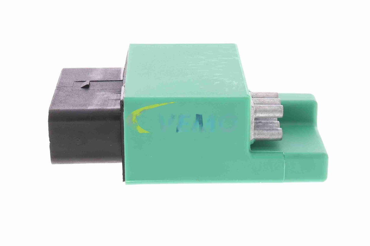 Relay, fuel pump - V15-71-0066