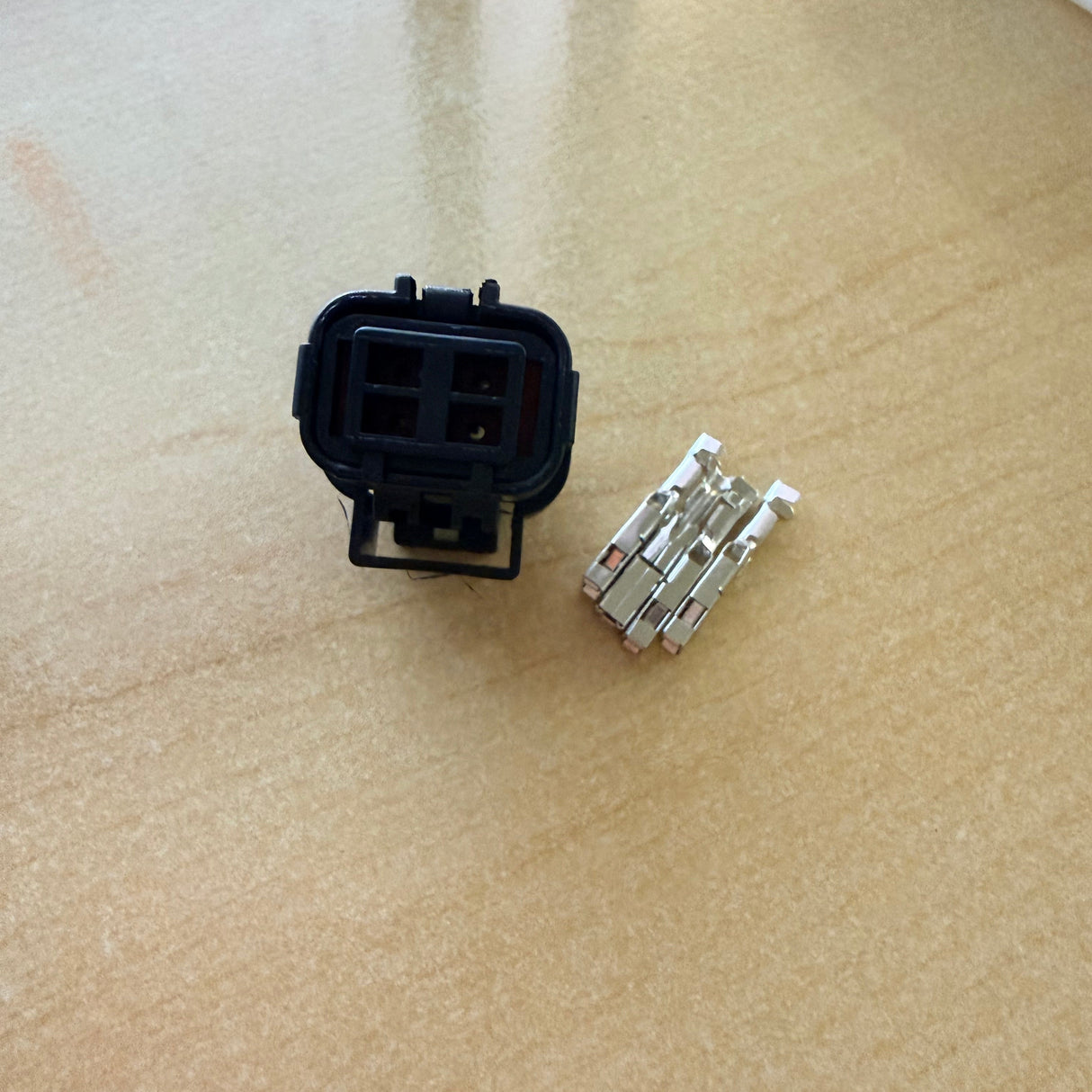 Alfa Romeo 147 156 166 GT GTV 4 Pin Way Engine Coolant Temperature Sensor Connector Plug