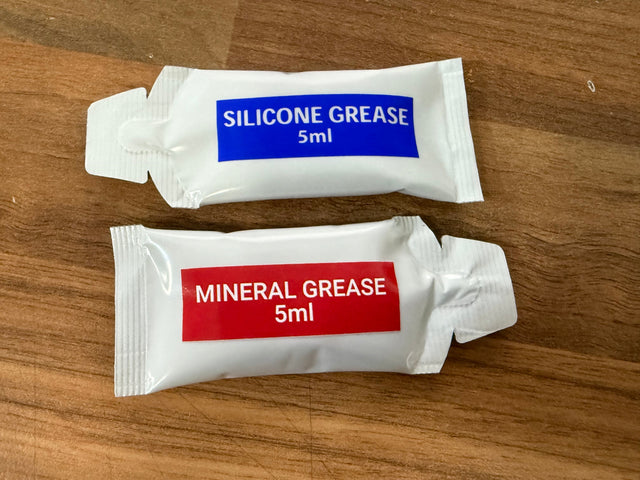 Silicone & Mineral grease – recommended with Plastigauge