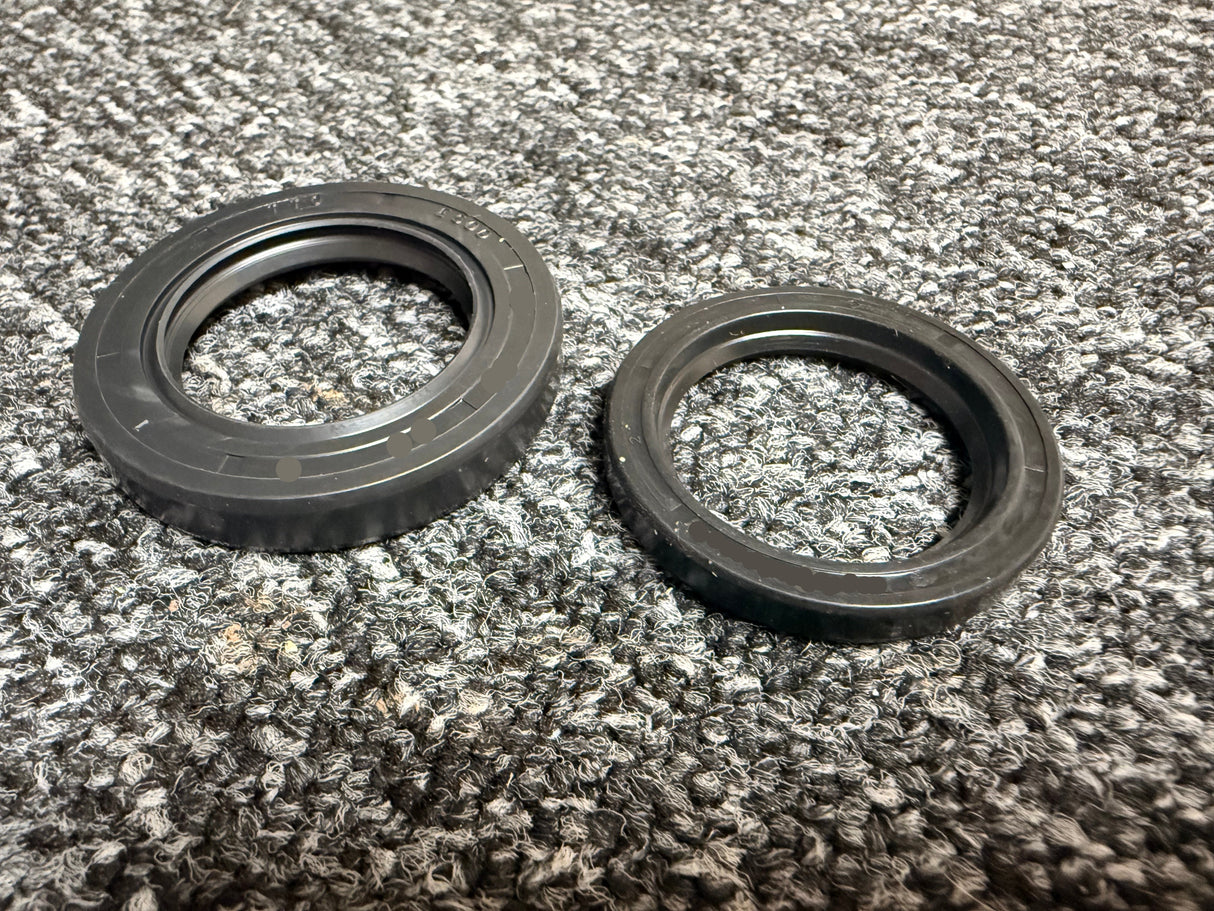 Ford Sierra Cosworth Borg Warner T5 Gearbox Rear & Front Oil Seal Set