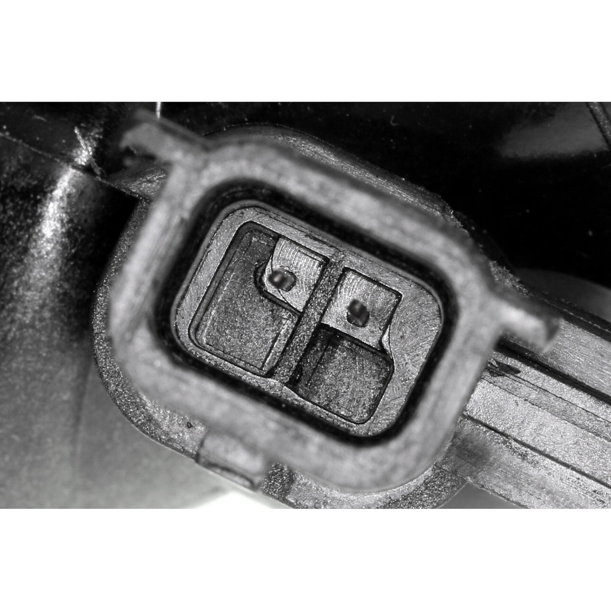 RENAULT Thermostat Housing  - VEMO V46-99-1394