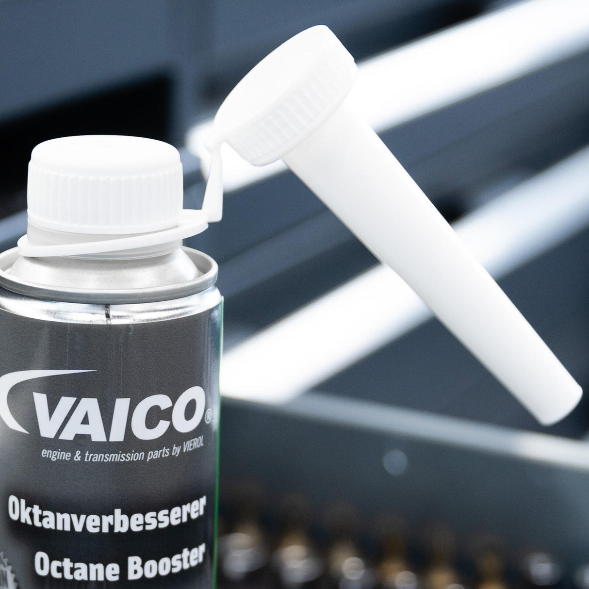 UNIVERSAL Fuel Additive  - VAICO V60-1012