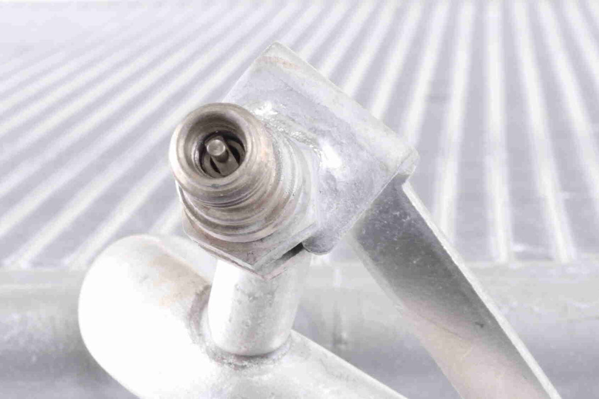 Condenser, air conditioning - V15-62-1025