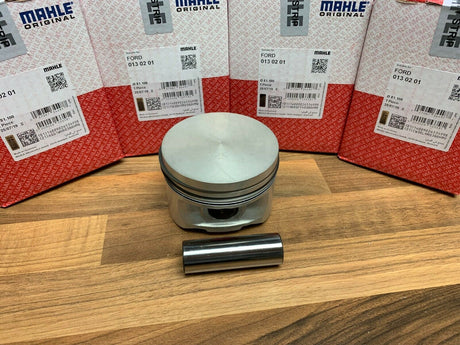 Ford 1.8 Silvertop ZETEC Escort XR3i Fiesta XR2i Mondeo +0.5mm MAHLE Pistons