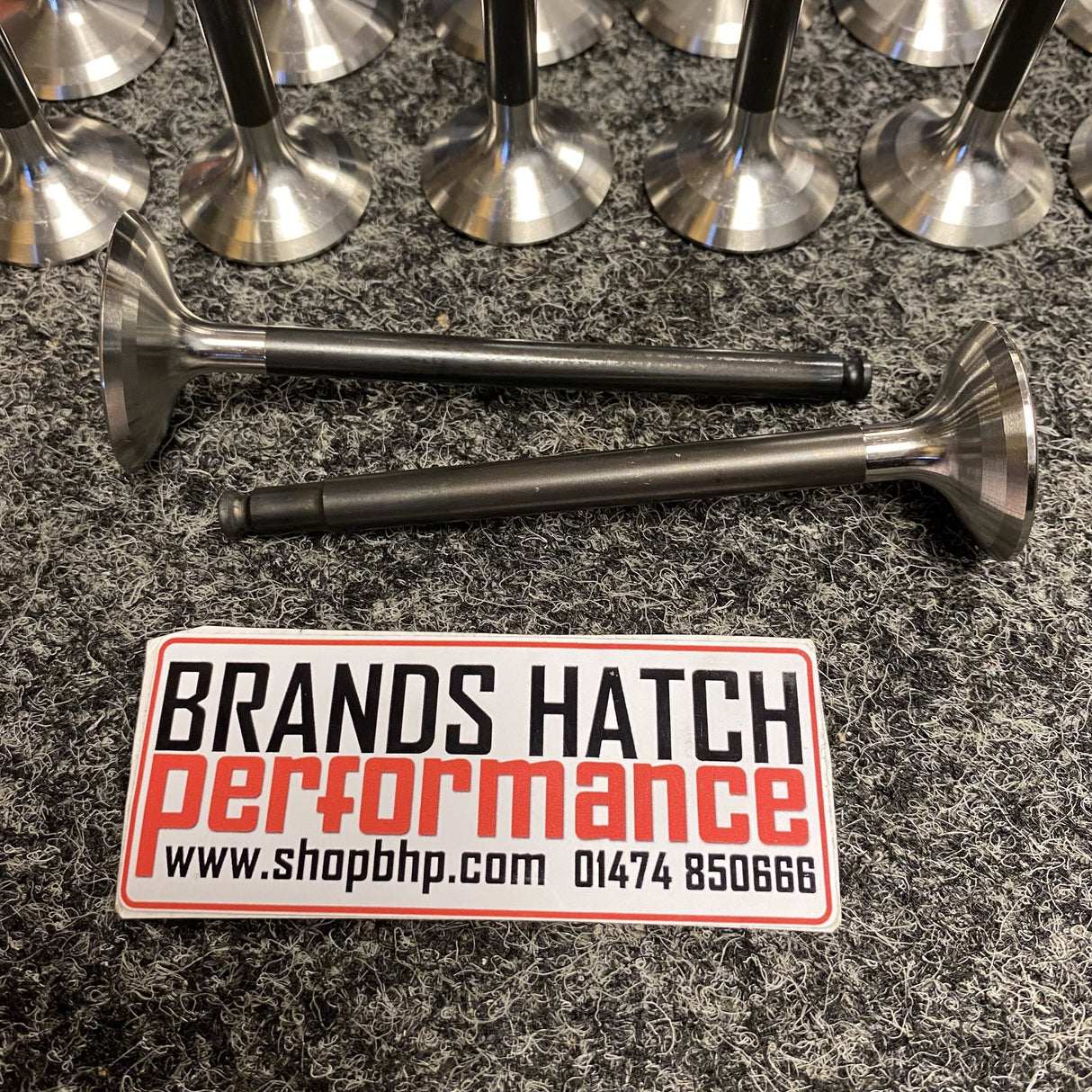 Wossner Ford Cosworth YB +1mm Black Nitrided Stainless Inlet & Inconel Exhaust Valves